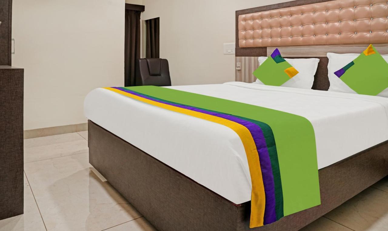 Hotel Treebo Trend Jsn Grand Vijayawāda Exterior foto