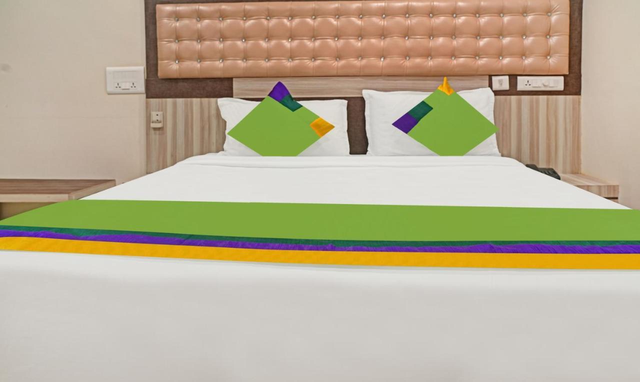 Hotel Treebo Trend Jsn Grand Vijayawāda Exterior foto