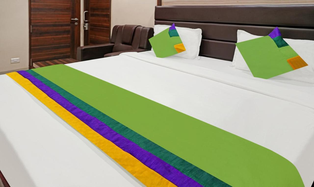 Hotel Treebo Trend Jsn Grand Vijayawāda Exterior foto