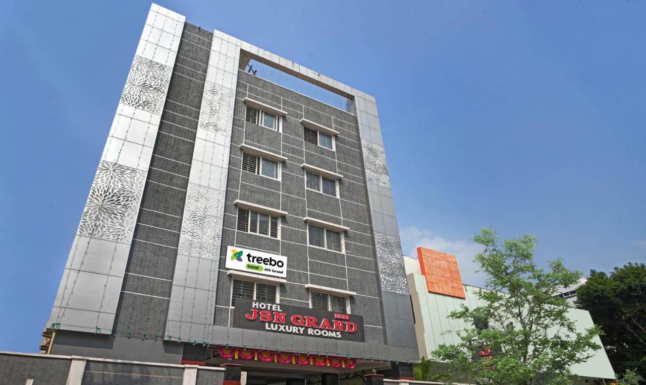 Hotel Treebo Trend Jsn Grand Vijayawāda Exterior foto