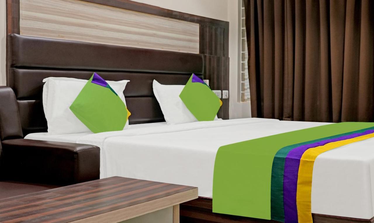 Hotel Treebo Trend Jsn Grand Vijayawāda Exterior foto