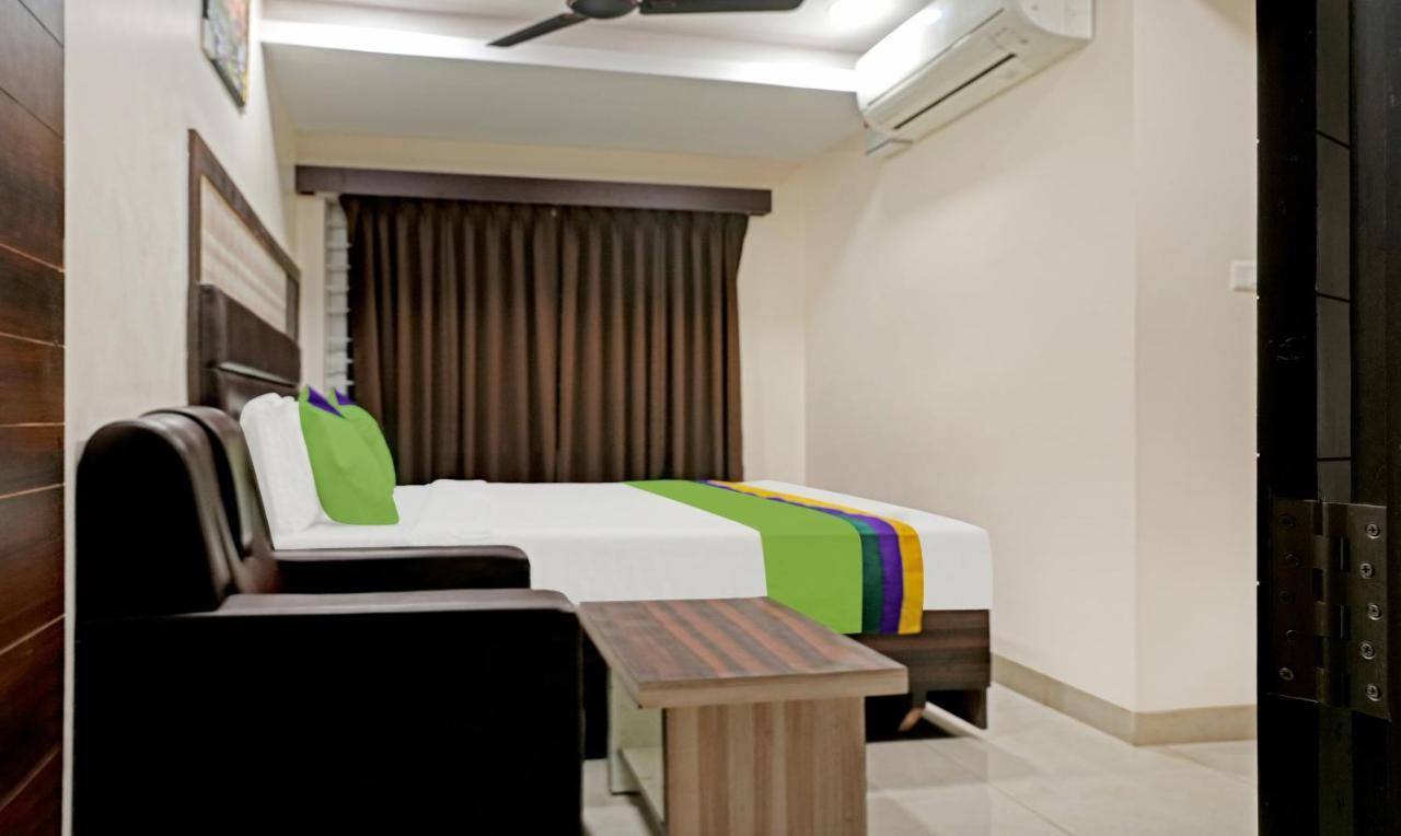 Hotel Treebo Trend Jsn Grand Vijayawāda Exterior foto