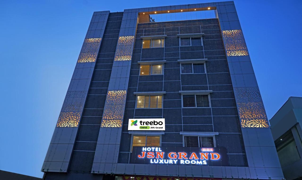 Hotel Treebo Trend Jsn Grand Vijayawāda Exterior foto