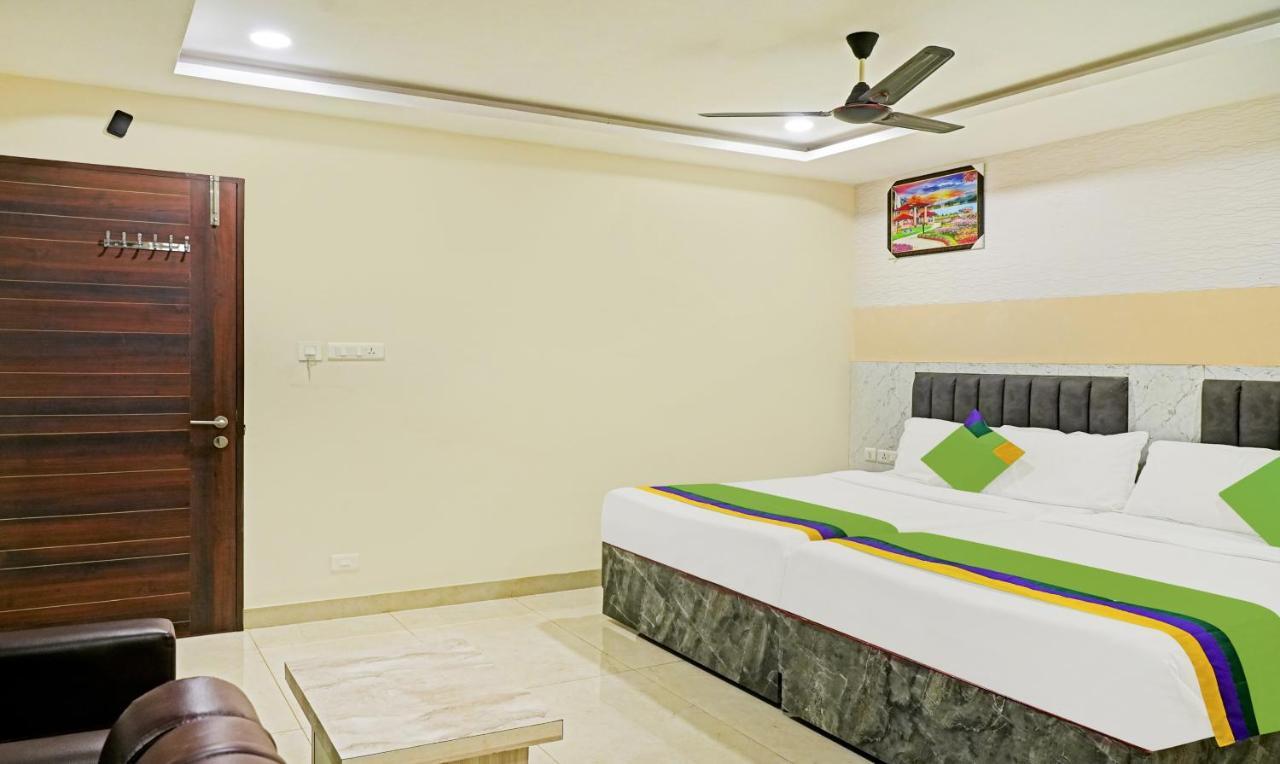 Hotel Treebo Trend Jsn Grand Vijayawāda Exterior foto